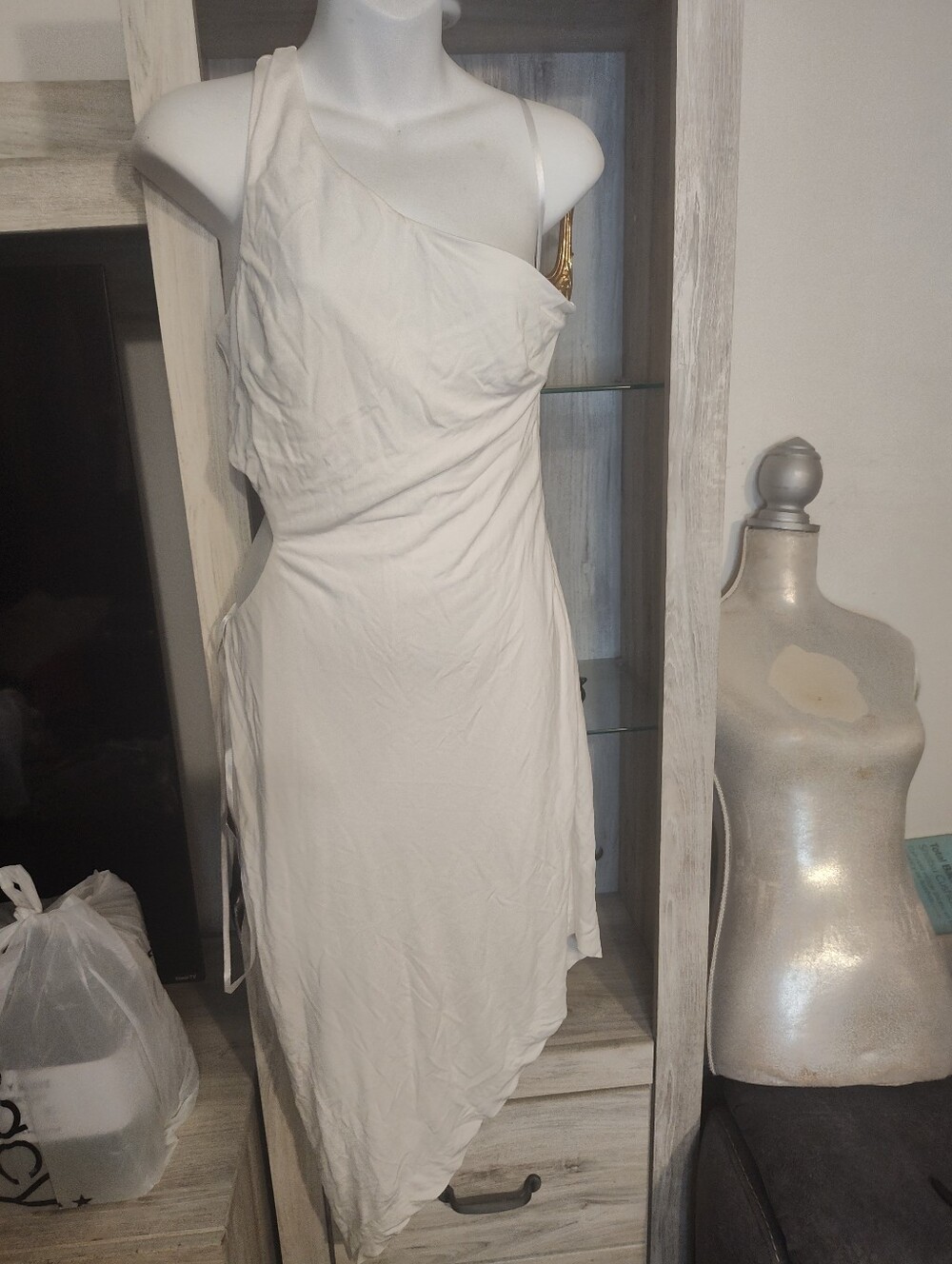 bebe White One-Shoulder Asymmetric Dress with Side Tie SZ L New With Tags